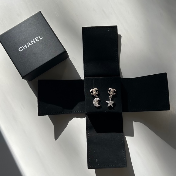 CHANEL Crystal CC Logo Star And Moon Earrings - Picture 5 of 12